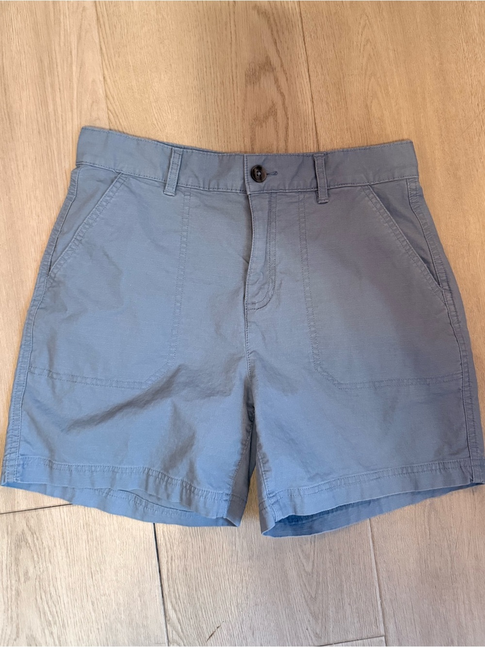 Eddie Bauer Shorts Size 2 Womens Chino Short Casual Light Blue Hiking Outdoors
